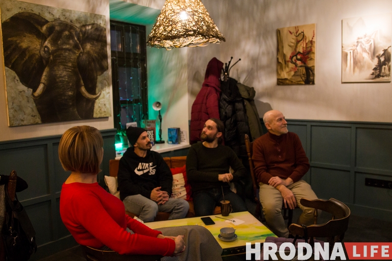 Сланы і Японія. Тату-майстар з Гродна прэзентаваў выставу жывапісу Сланы і Японія. Тату-майстар з Гродна прэзентаваў выставу жывапісу