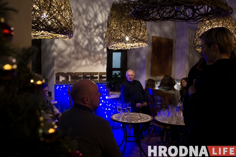 Сланы і Японія. Тату-майстар з Гродна прэзентаваў выставу жывапісу Сланы і Японія. Тату-майстар з Гродна прэзентаваў выставу жывапісу