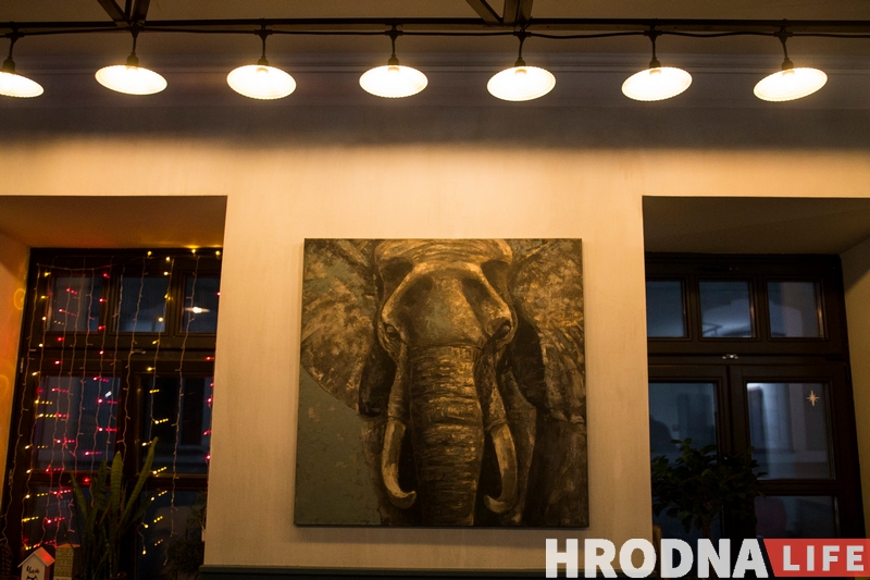 Сланы і Японія. Тату-майстар з Гродна прэзентаваў выставу жывапісу Сланы і Японія. Тату-майстар з Гродна прэзентаваў выставу жывапісу