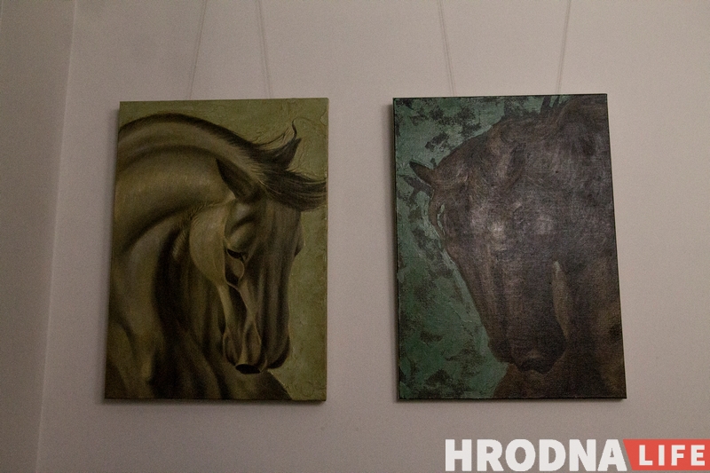 Сланы і Японія. Тату-майстар з Гродна прэзентаваў выставу жывапісу Сланы і Японія. Тату-майстар з Гродна прэзентаваў выставу жывапісу