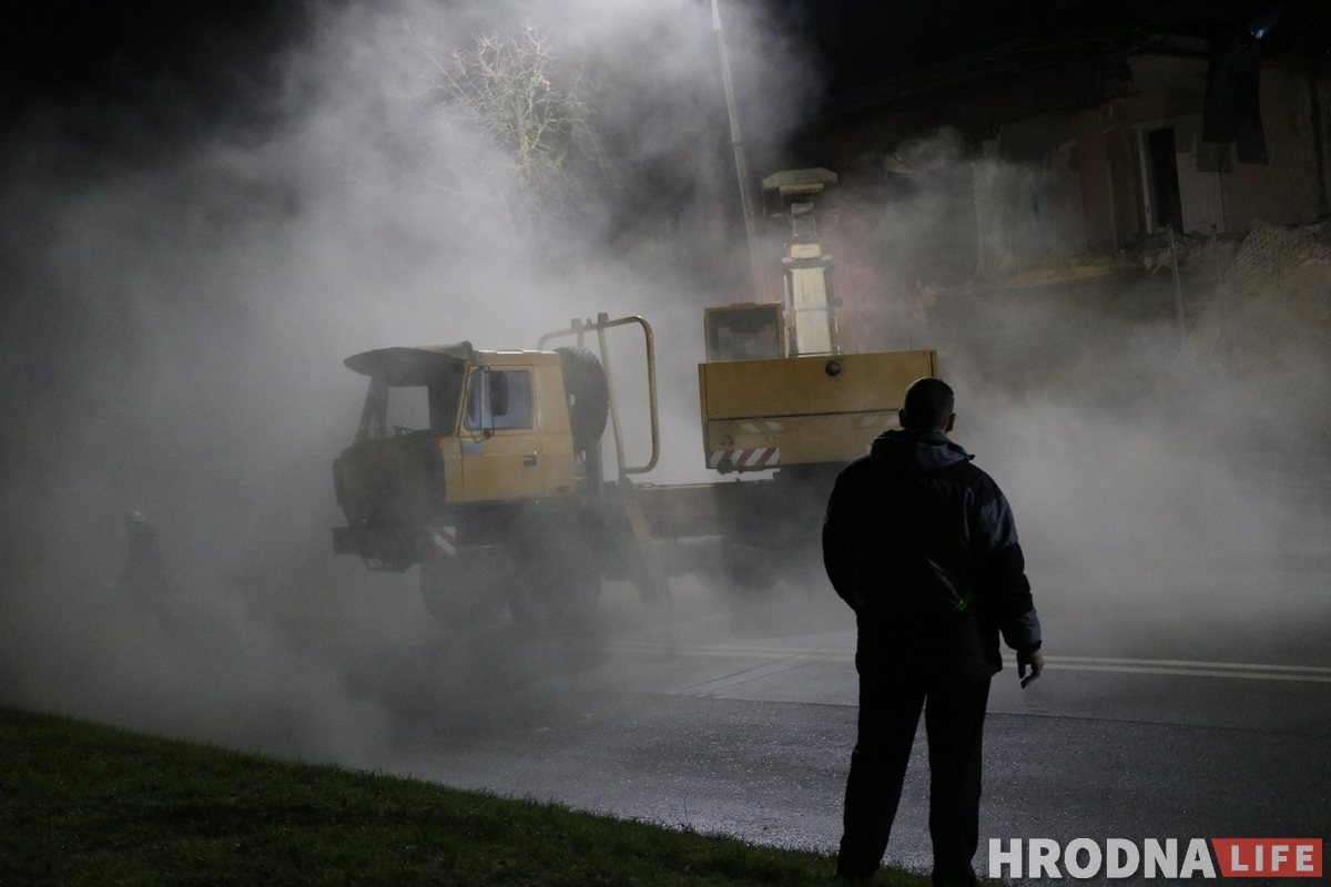 «Спыніце знішчэнне Гародні». Пока вы спали, на Волковича стали сносить старинный дом