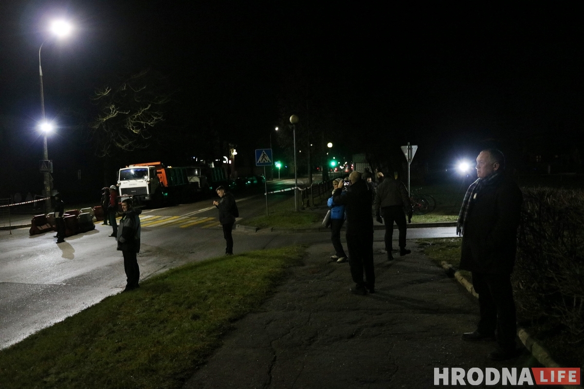 «Спыніце знішчэнне Гародні». Пока вы спали, на Волковича стали сносить старинный дом