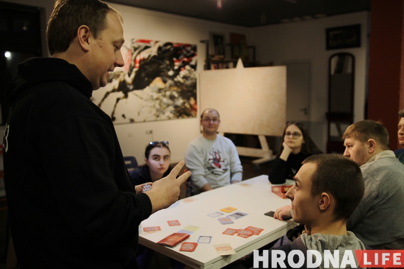 “Мы прывозілі гульні – іх адразу забіралі”. Абноўленую гульню “Паўстанцы” прэзентавалі ў Гродне настольная гульня "Паўстанцы"