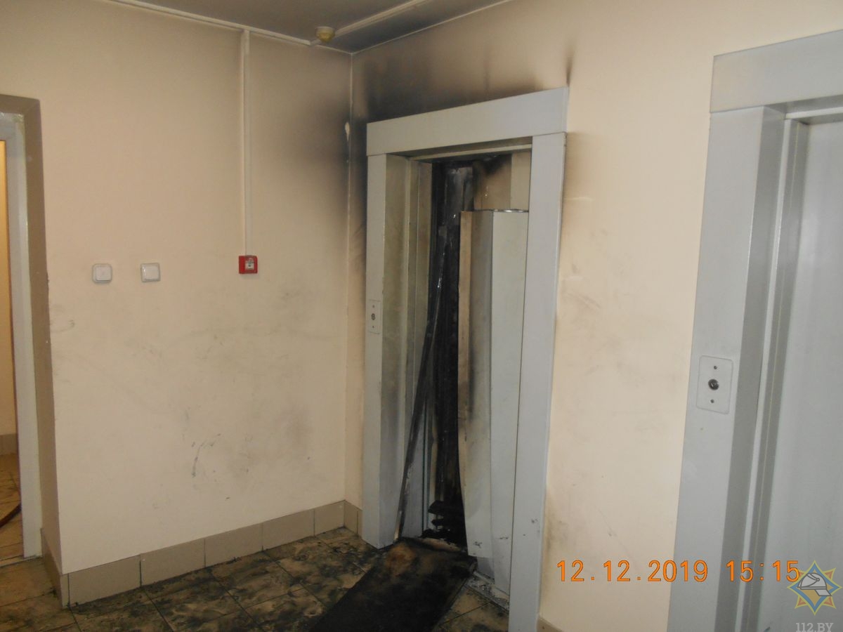 У Гродзенскай шматпавярхоўцы гарэў ліфт. Эвакуіравалі 11 чалавек