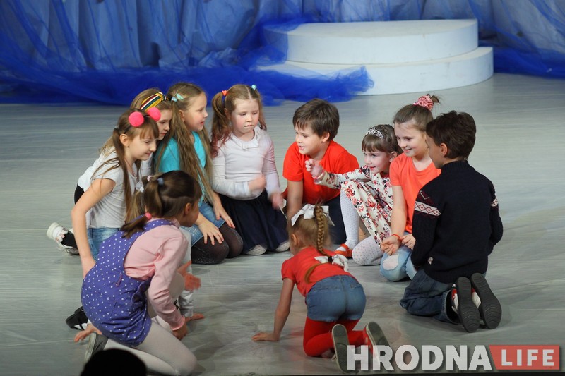 “Знаете, как я обрадовалась, когда им понесли цветы!” Оксана Пликус рассказала о работе самодеятельного театра «Турандот»