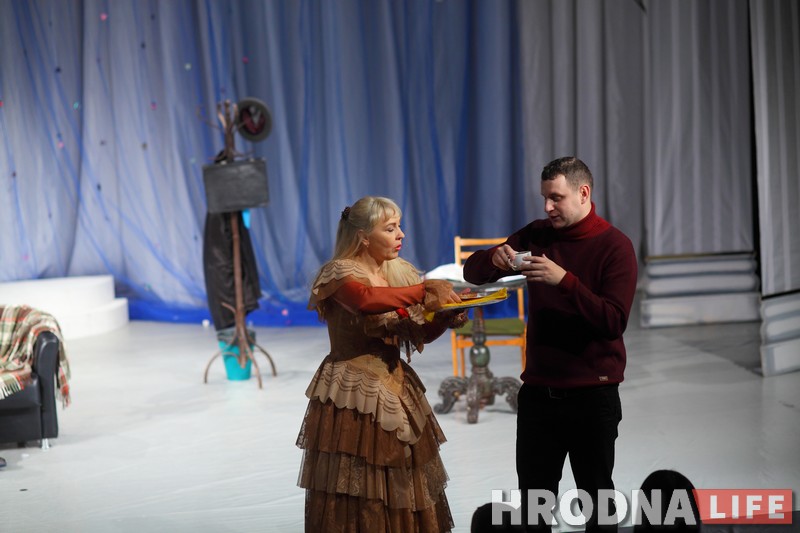 “Знаете, как я обрадовалась, когда им понесли цветы!” Оксана Пликус рассказала о работе самодеятельного театра «Турандот»