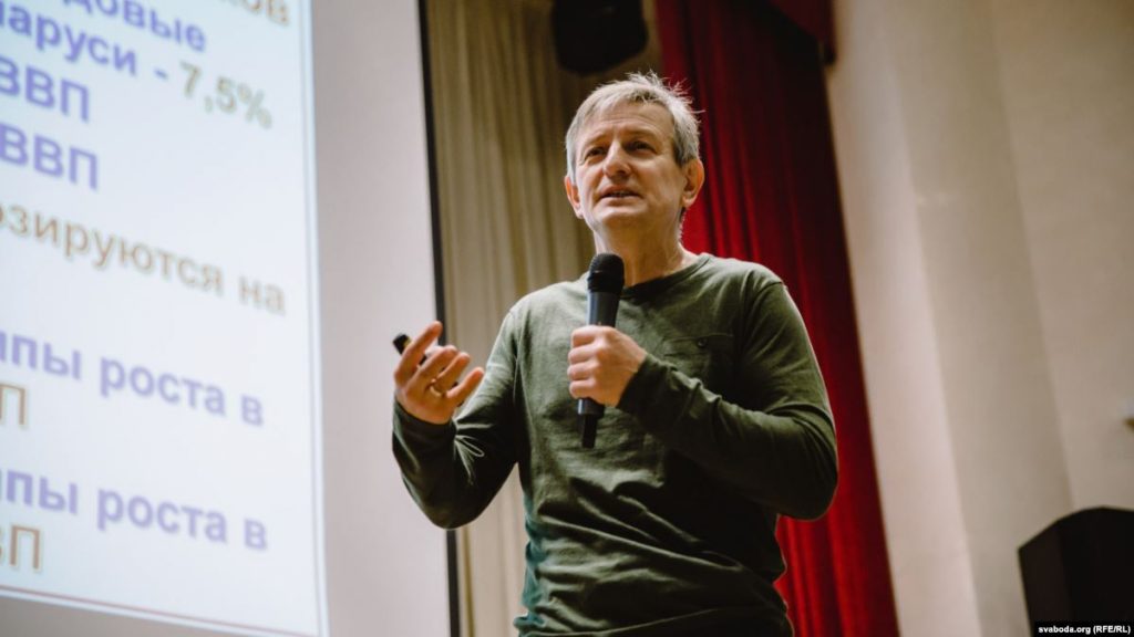 «Уяўляе пагрозу нацыянальнай бясьпецы Літвы». Эканамісту Раманчуку забаранілі ўезд у Шэнгенскую зону