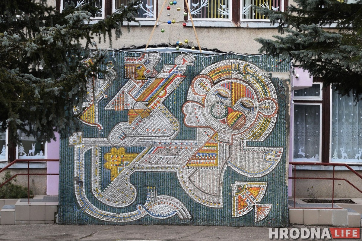Мозаики, росписи и скульптурные панно. 7 мест Гродно, где увидишь советское монументальное искусство