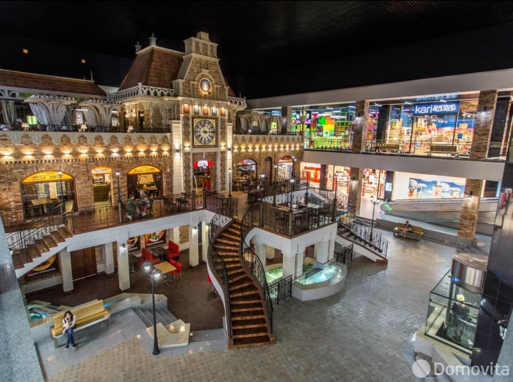 Гибрид брежневки и хай-тека. Гайд по архитектуре постмодерна в Гродно