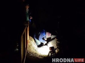 Сантэхнік і валанцёры 10 гадзін ратавалі ката. Ён праваліўся ў калодзеж закінутай цеплатрасы