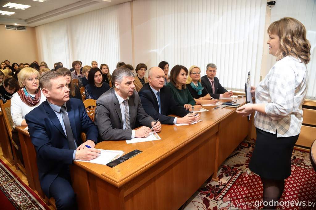 У Гродзенскім аблвыканкаме чыноўнікі пісалі беларускамоўную дыктоўку