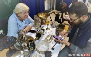 Ад цукерачных фанцікаў да аскепкаў Пампеі. На Жывой бібліятэцы распавялі, што калекцыянуюць гродзенцы Ад цукерачных фанцікаў да аскепкаў Пампеі. На Жывой бібліятэцы распавялі, што калекцыянуюць гродзенцы