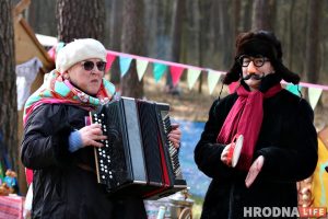 З блінамі і мядзведзіцай: у Гродне правялі зіму масавымі гуляннямі ў Пышках