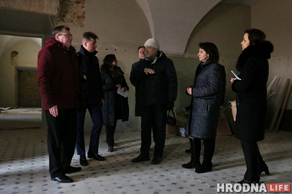 Прыбіральні ў каралеўскіх пакоях не будзе: польскіх спецыялістаў азнаёмілі з ходам рэканструкцыі Старога замка Прыбіральні ў каралеўскіх пакоях не будзе: польскіх спецыялістаў азнаёмілі з ходам рэканструкцыі Старога замка