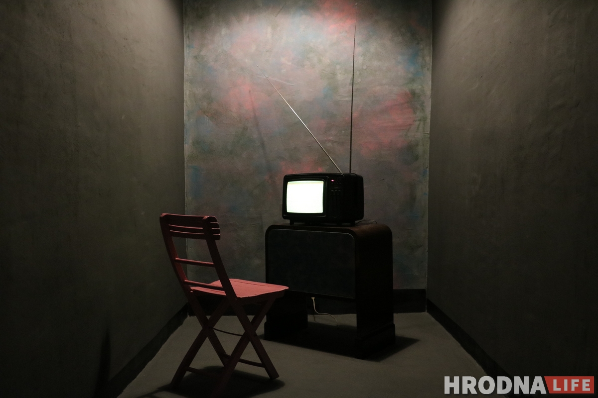 У падвале на Маставой адкрыўся бар "Трэцяе месца" з галерэяй новага фармату У падвале на Маставой адкрыўся бар "Трэцяе месца" з галерэяй новага фармату