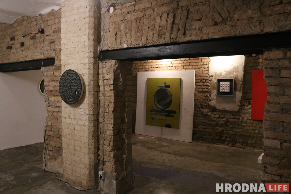 У падвале на Маставой адкрыўся бар "Трэцяе месца" з галерэяй новага фармату У падвале на Маставой адкрыўся бар "Трэцяе месца" з галерэяй новага фармату