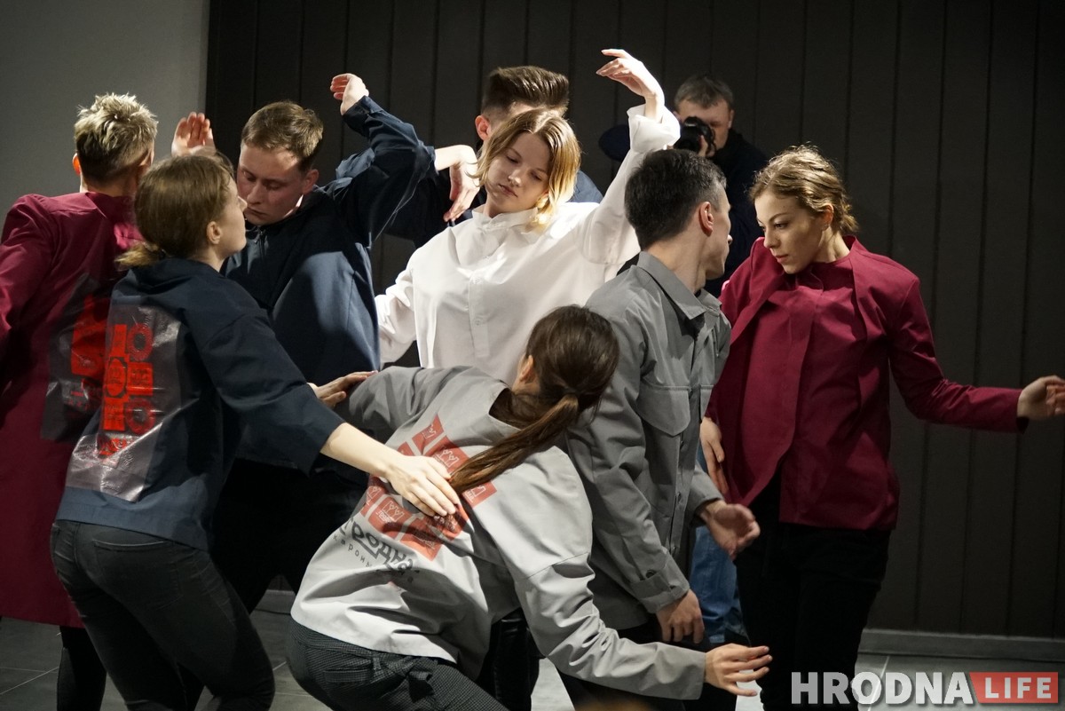 Перформанс, музыка і дэфіле. Дзіцячы хоспіс робіць дабрачыннасць модным трэндам Гродна Перформанс, музыка і дэфіле. Дзіцячы хоспіс робіць дабрачыннасць модным трэндам Гродна