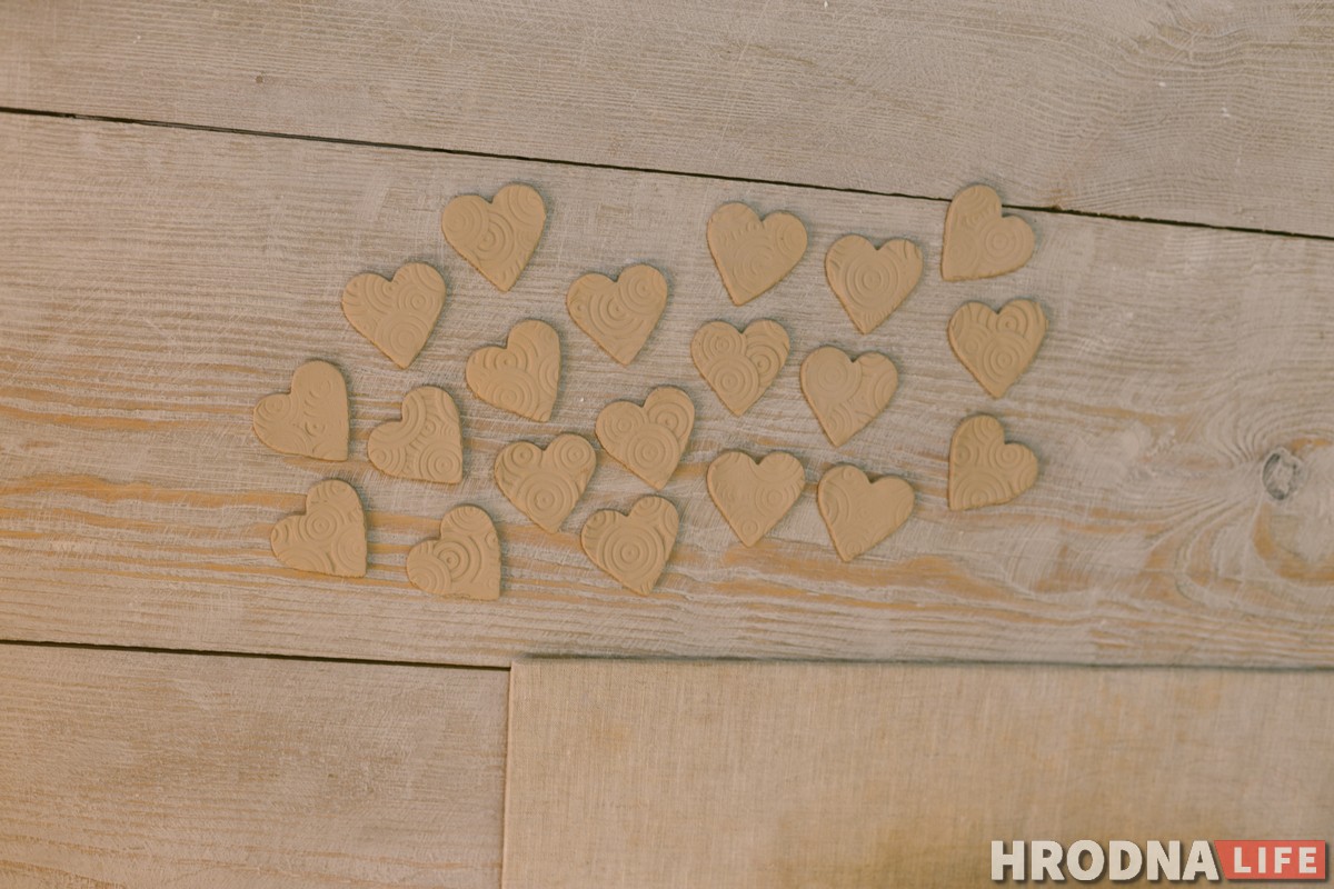 «Променяла белый халат на грязь». Гродненка ушла из медицины, чтобы лепить глиняную посуду