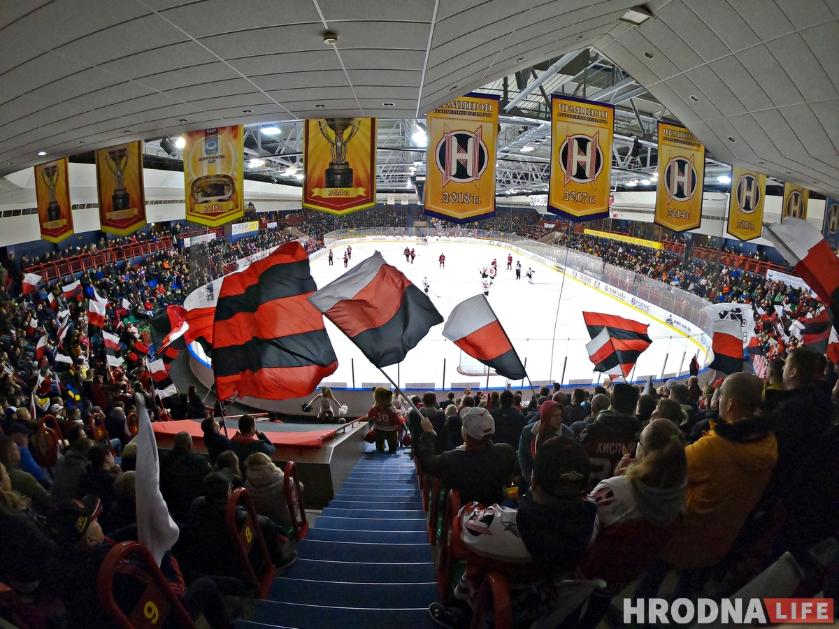 Легионеры футбольного "Немана" рассказали, как во время пандемии сходили на хоккей