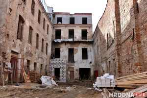 Перад рэканструкцыяй: як выглядае ўсярэдзіне дом купца Мураўёва