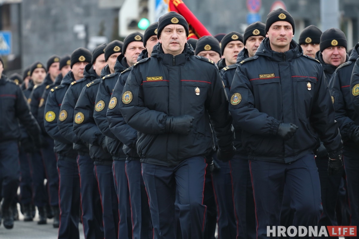 Гродзенская міліцыя з песнямі прайшла па вуліцах горада Гродзенская міліцыя з песнямі прайшла па вуліцах горада