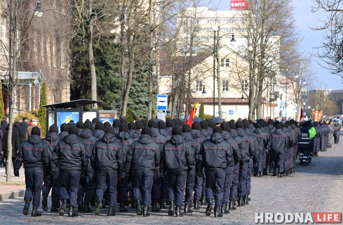 Гродзенская міліцыя з песнямі прайшла па вуліцах горада Гродзенская міліцыя з песнямі прайшла па вуліцах горада