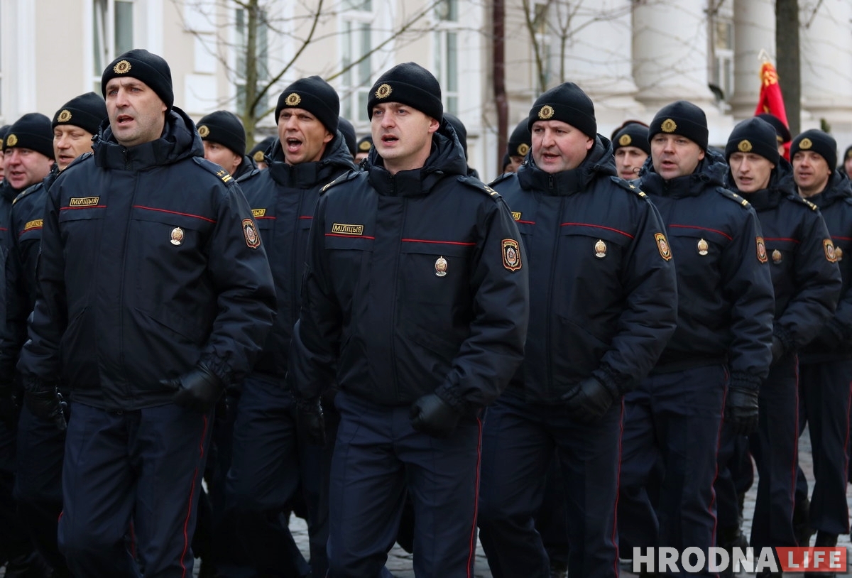 Гродзенская міліцыя з песнямі прайшла па вуліцах горада Гродзенская міліцыя з песнямі прайшла па вуліцах горада
