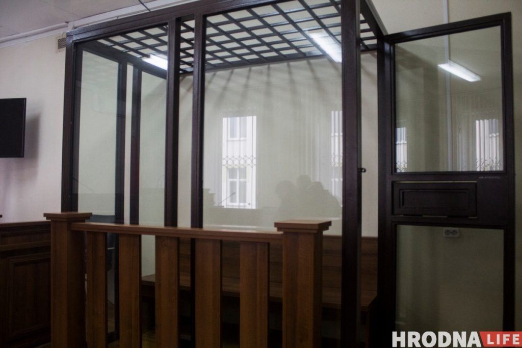 «Мы курылі палын». Выкладчык з марыхуанай даў паказанні ў судзе