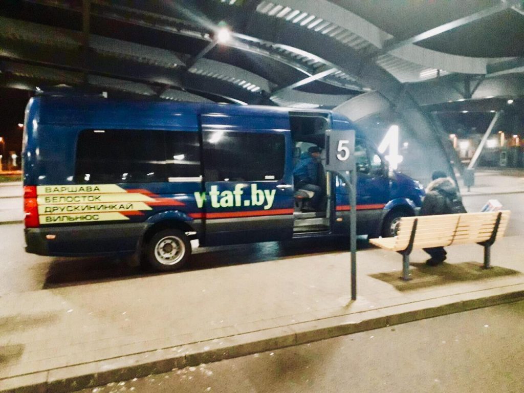 Маршруткі ў Польшчу і назад не ездзяць, цягнік Гродна-Кракаў скасаваны