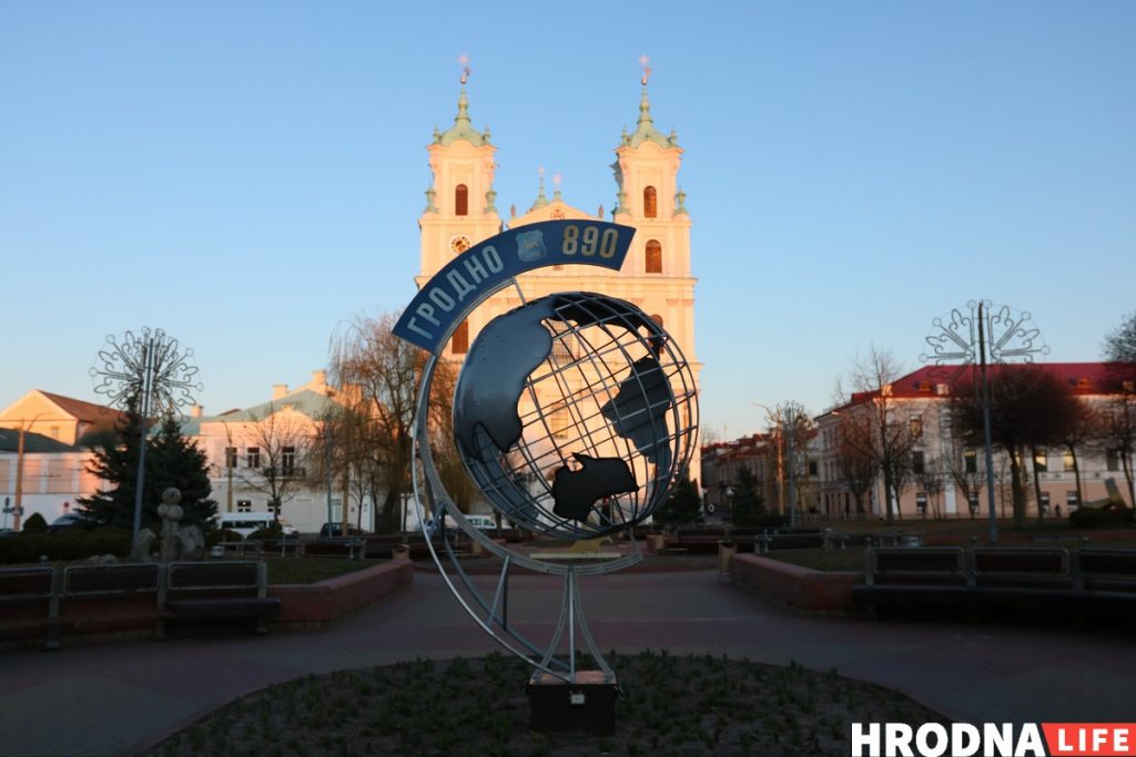 Упрыгожваюць як умеюць. Чаму крэатыў ЖКГ не спыніць нават галоўны архітэктар