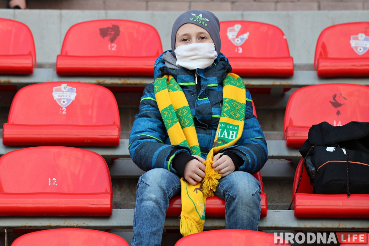 Нічыя з "Белшынай" і амаль пустыя трыбуны (ФОТА) Нічыя з "Белшынай" і амаль пустыя трыбуны (ФОТА)