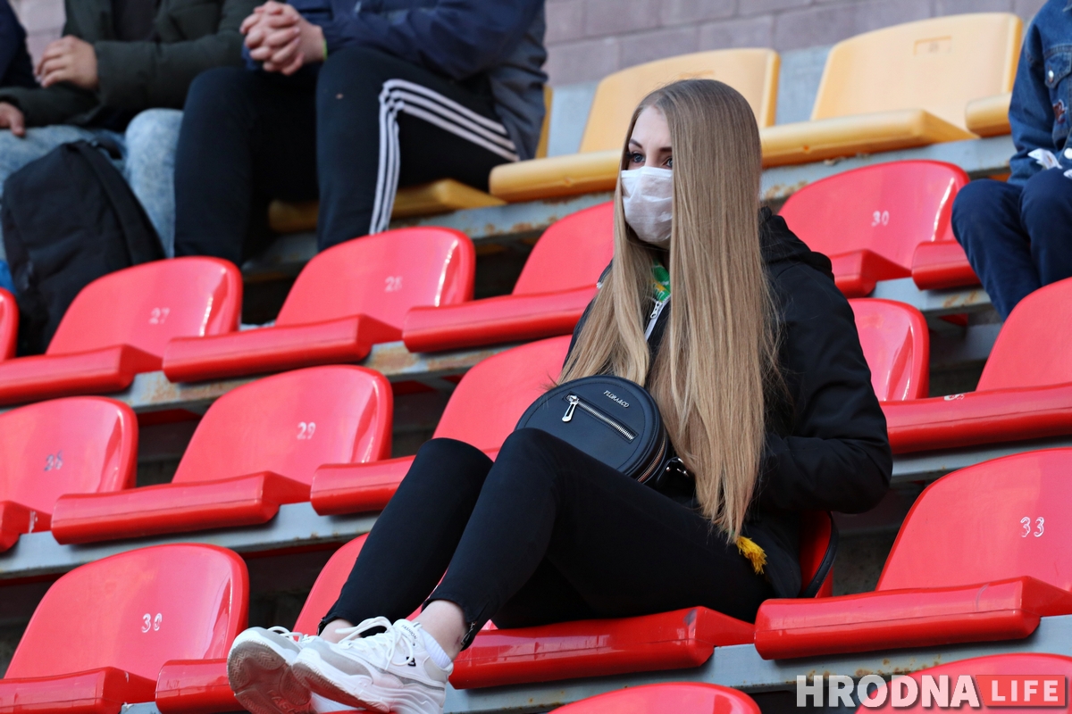 Нічыя з "Белшынай" і амаль пустыя трыбуны (ФОТА) Нічыя з "Белшынай" і амаль пустыя трыбуны (ФОТА)