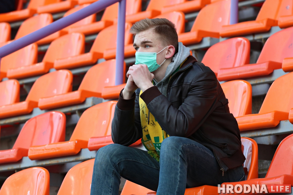 Нічыя з "Белшынай" і амаль пустыя трыбуны (ФОТА) Нічыя з "Белшынай" і амаль пустыя трыбуны (ФОТА)