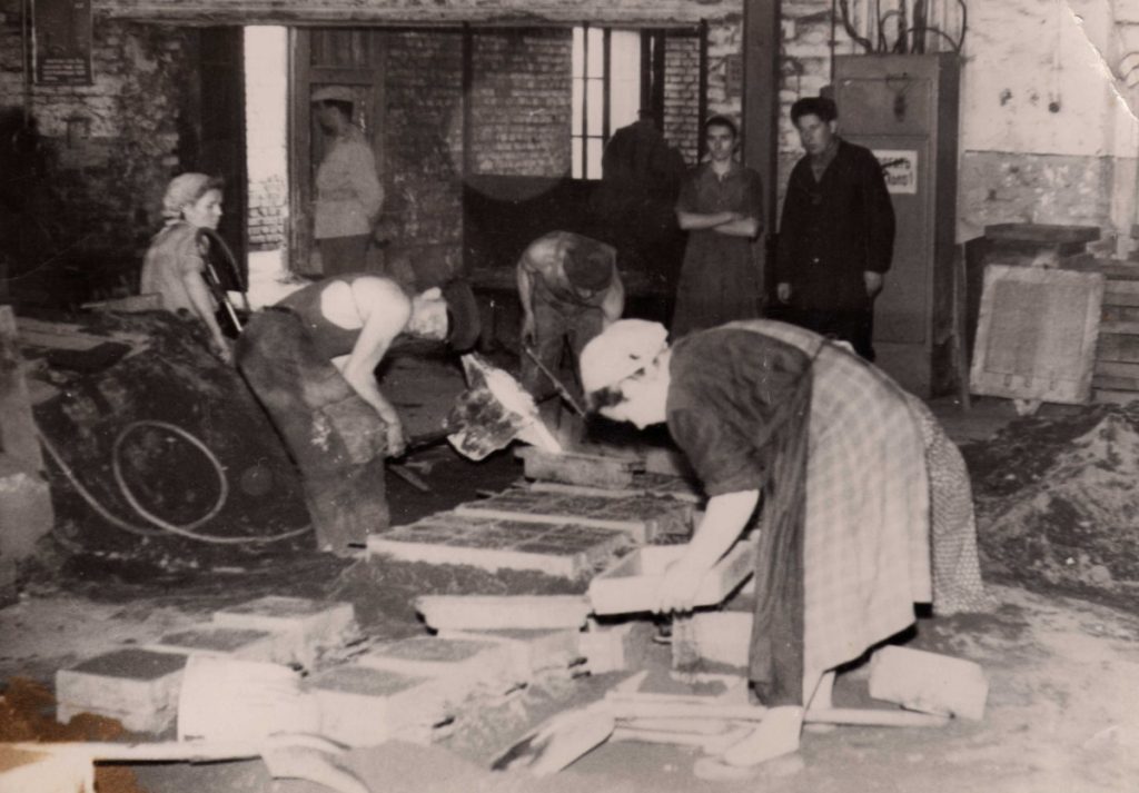 Литейный завод на послевоенном винном складе. Работать там было очень тяжело