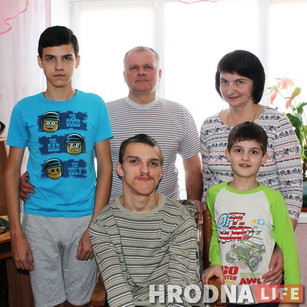 Написал 5 книг и завел 1000 друзей. История Максима, который провел в изоляции 25 лет