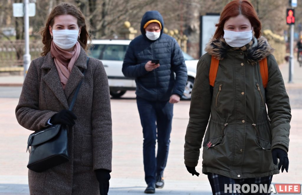 ФОТА: На вуліцах Гродна з'явілася шмат людзей у масках