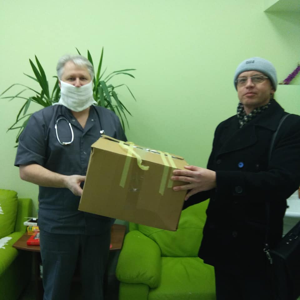 Гродзенскія актывісты раздалі паўтары тысячы масак медыкам Фота: facebook.com