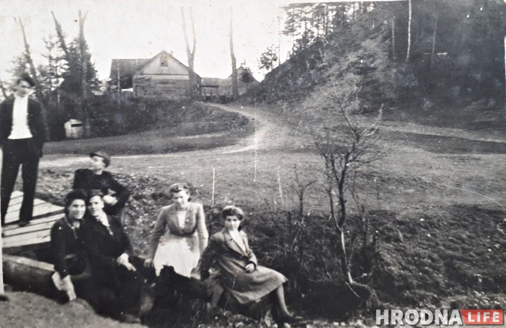 "Мы ўвайшлі ў горад са сваімі традыцыямі". Жыхар Пярэселкі правёў экскурсію па сваім раёне "Мы ўвайшлі ў горад са сваімі традыцыямі". Жыхар Пярэселкі правёў экскурсію па сваім раёне