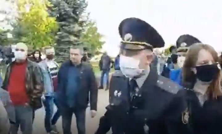 Задержание Тихановского и «нападение на милиционера» в Гродно: разбираем видео с места событий