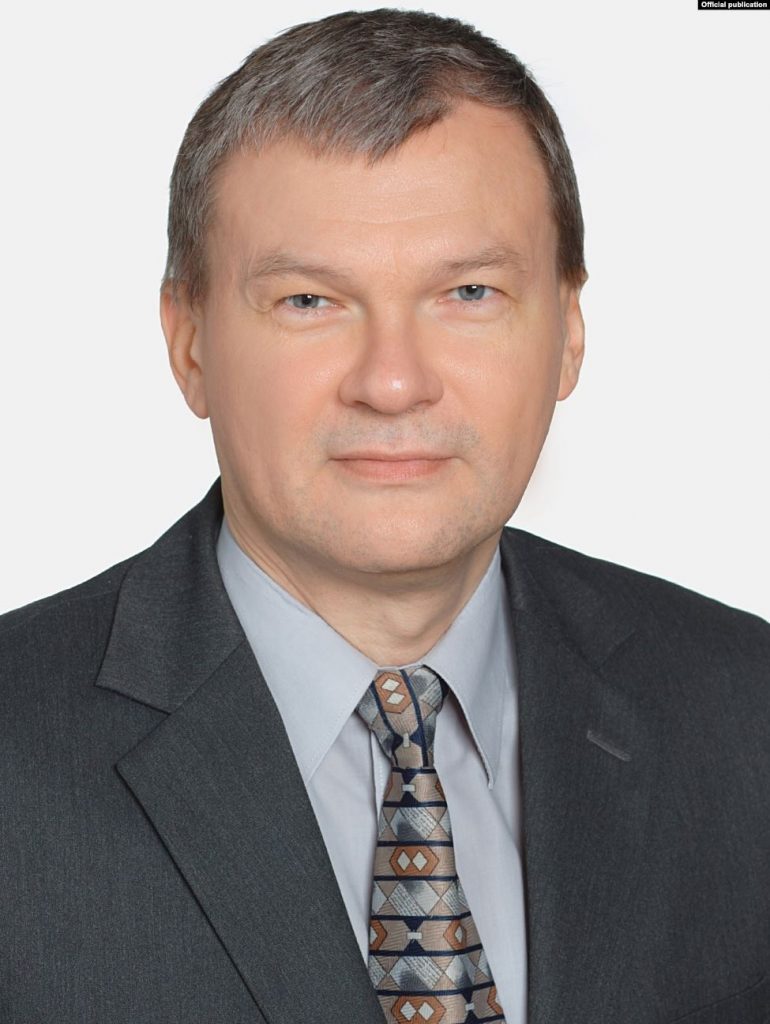 «У меня опускаются руки». Самую большую волонтерскую площадку по шитью комбинезонов для медиков в Гродно могут закрыть