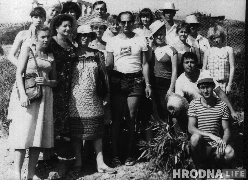 "Танцавалі, як шалёныя". Мікола Таранда расказаў аб прыгодах артыстаў "Нёмана"