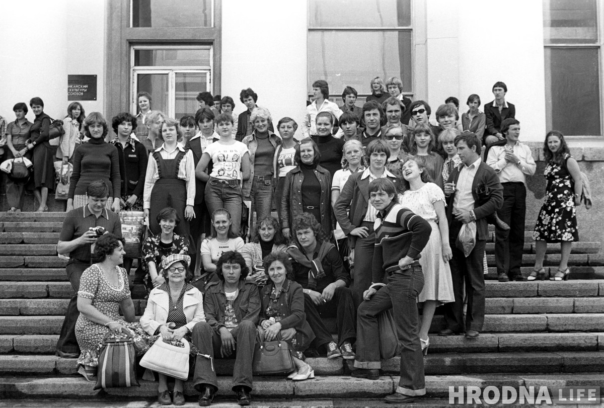 "Танцавалі, як шалёныя". Мікола Таранда расказаў аб прыгодах артыстаў "Нёмана"