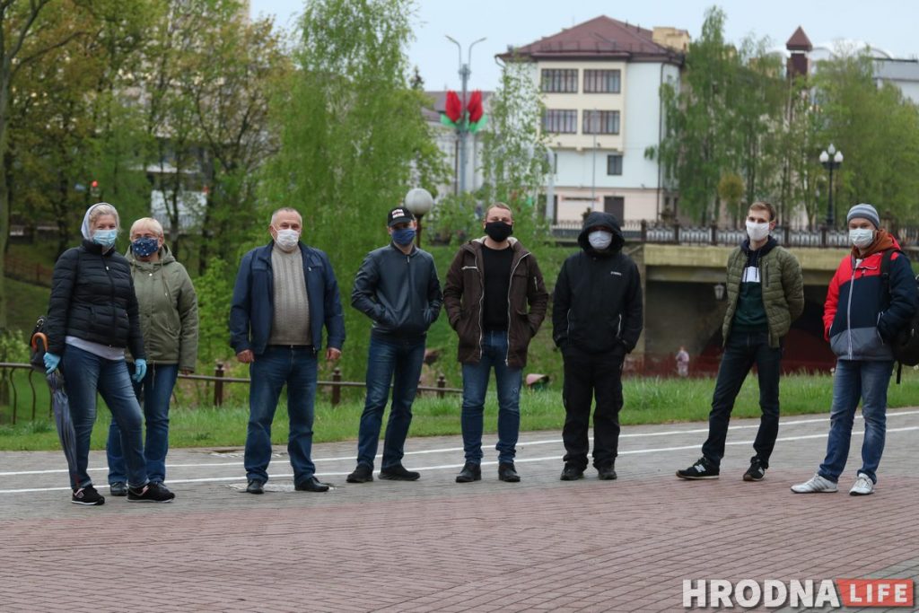 Да гродзенцаў, якія падтрымалі блогера Ціханоўскага, пачынае прыходзіць міліцыя