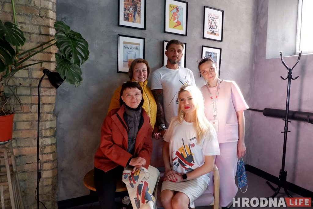 “Мастера увидели, сказали – классно!” Купи шопер, футболку или маску с “супрематическим” принтом и поддержи детский хоспис