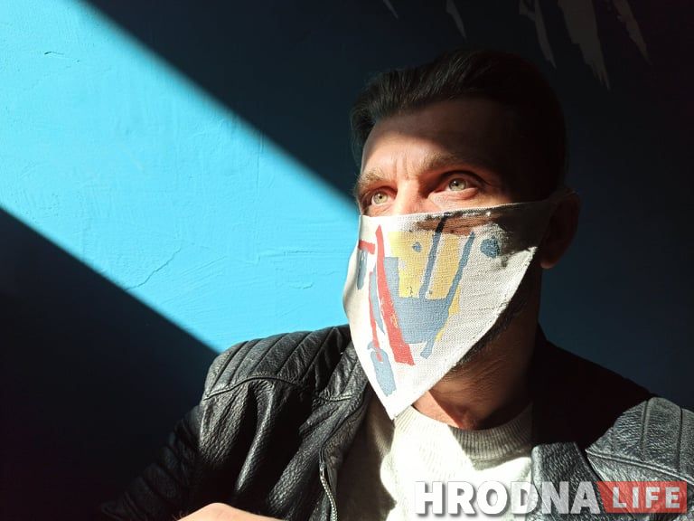 “Мастера увидели, сказали – классно!” Купи шопер, футболку или маску с “супрематическим” принтом и поддержи детский хоспис