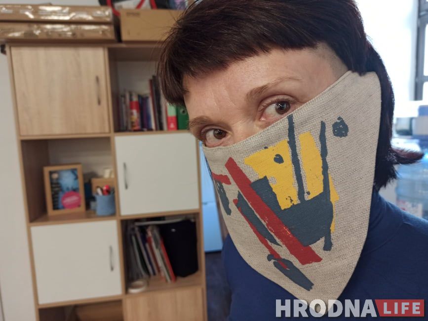 “Мастера увидели, сказали – классно!” Купи шопер, футболку или маску с “супрематическим” принтом и поддержи детский хоспис