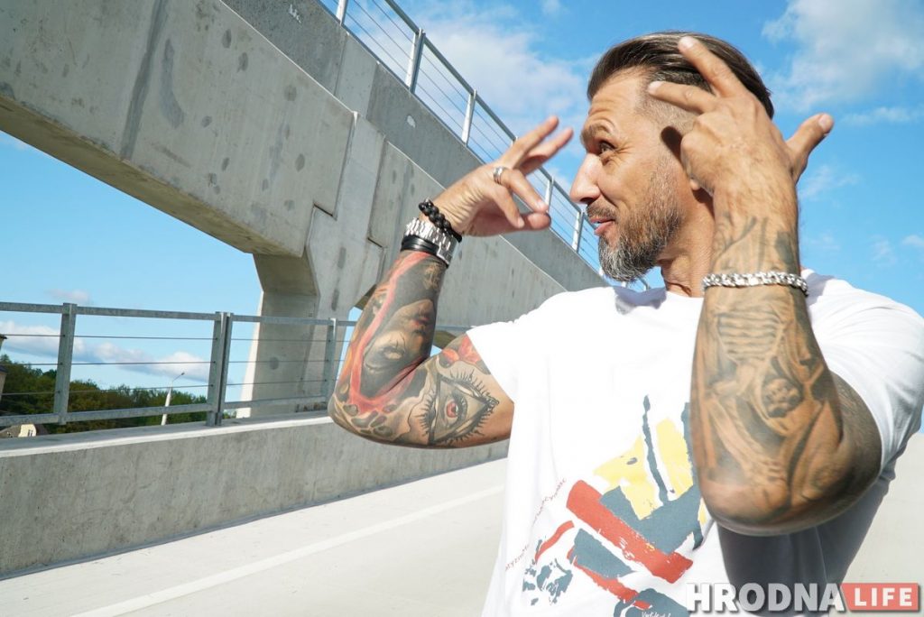 “Мастера увидели, сказали – классно!” Купи шопер, футболку или маску с “супрематическим” принтом и поддержи детский хоспис