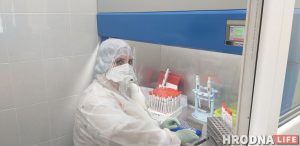 «Хутчэй заразішся ў краме, чым у лабараторыі». Як робяць тэсты на COVID-19 у Гродзенскім аграрным універсітэце «Хутчэй заразішся ў краме, чым у лабараторыі». Як робяць тэсты на COVID-19 у Гродзенскім аграрным універсітэце