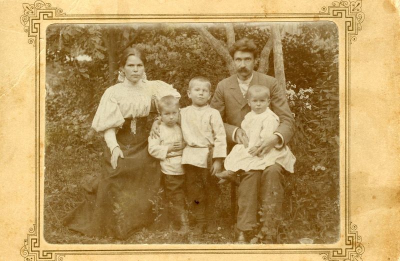 Экскурсія (вакол) аднаго дома. Музей Багдановіча