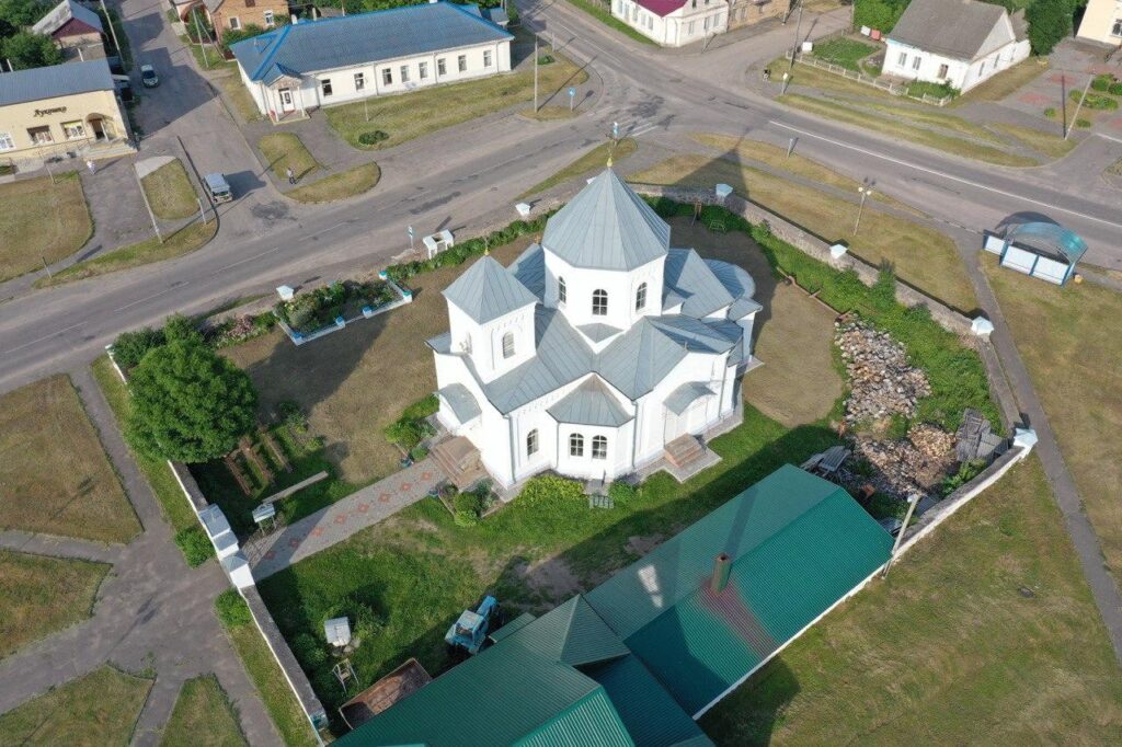 Палац графіні Красінскай, мясціны Ажэшкі і... жалезны чалавек. Што пабачыць за дзень у ваколіцах Гродна